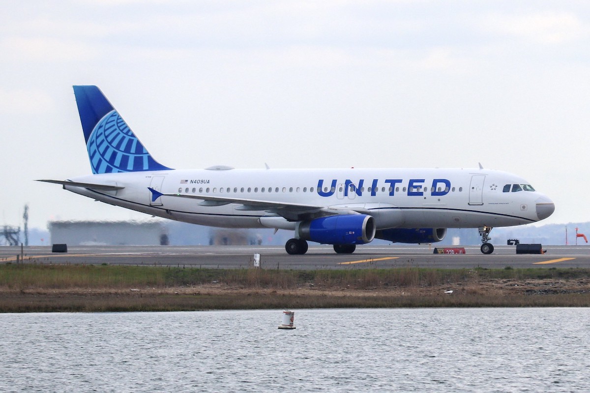 A United Airlines Airbus A320 at Boston Logan airport. BOSSHEP/Flickr