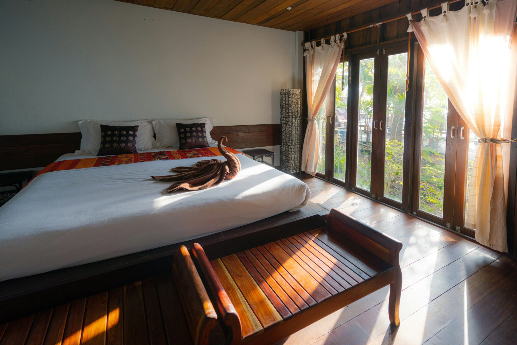 Unsplash/ Hotel room in Koh Phangan, Thailand